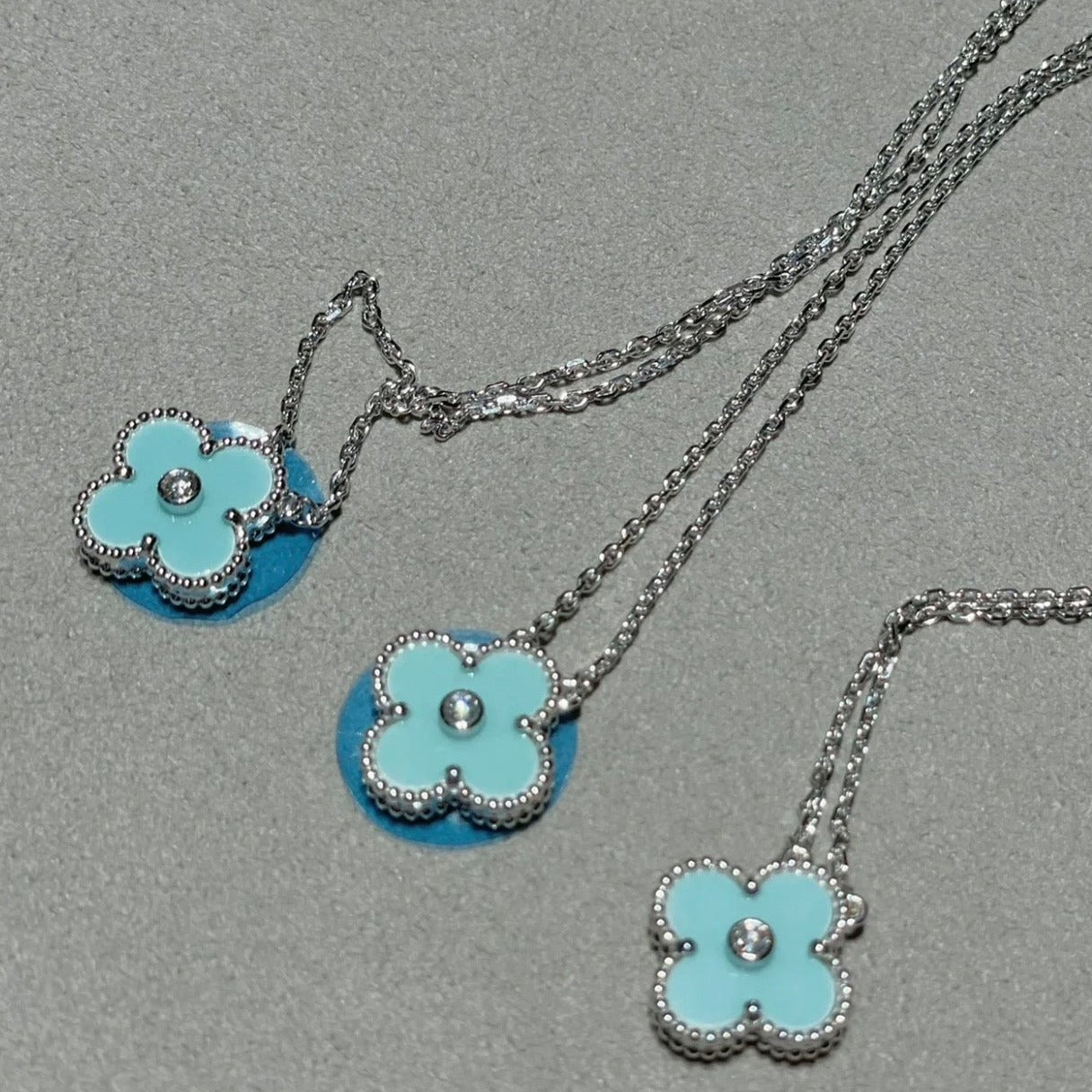 [Elite]CLOVER 1 DIAMOND LIGHT BLUE SILVER NECKLACE