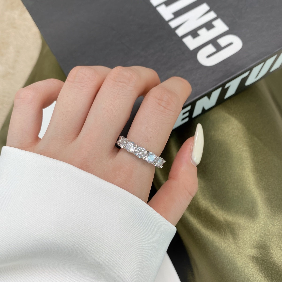 [Elite]Gorgeous Round Cut Tennis Ring