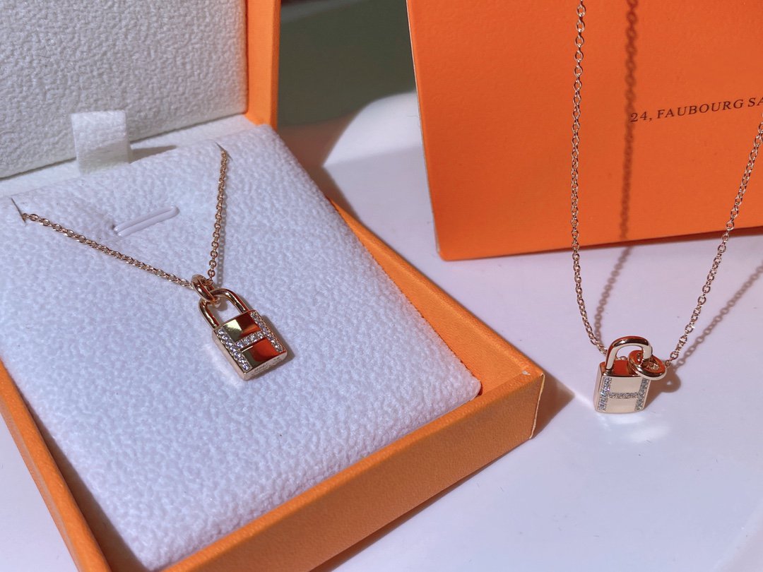 [Elite]HM ADVANCED NICHE LOCK HEAD NECKLACE DIAMONDS