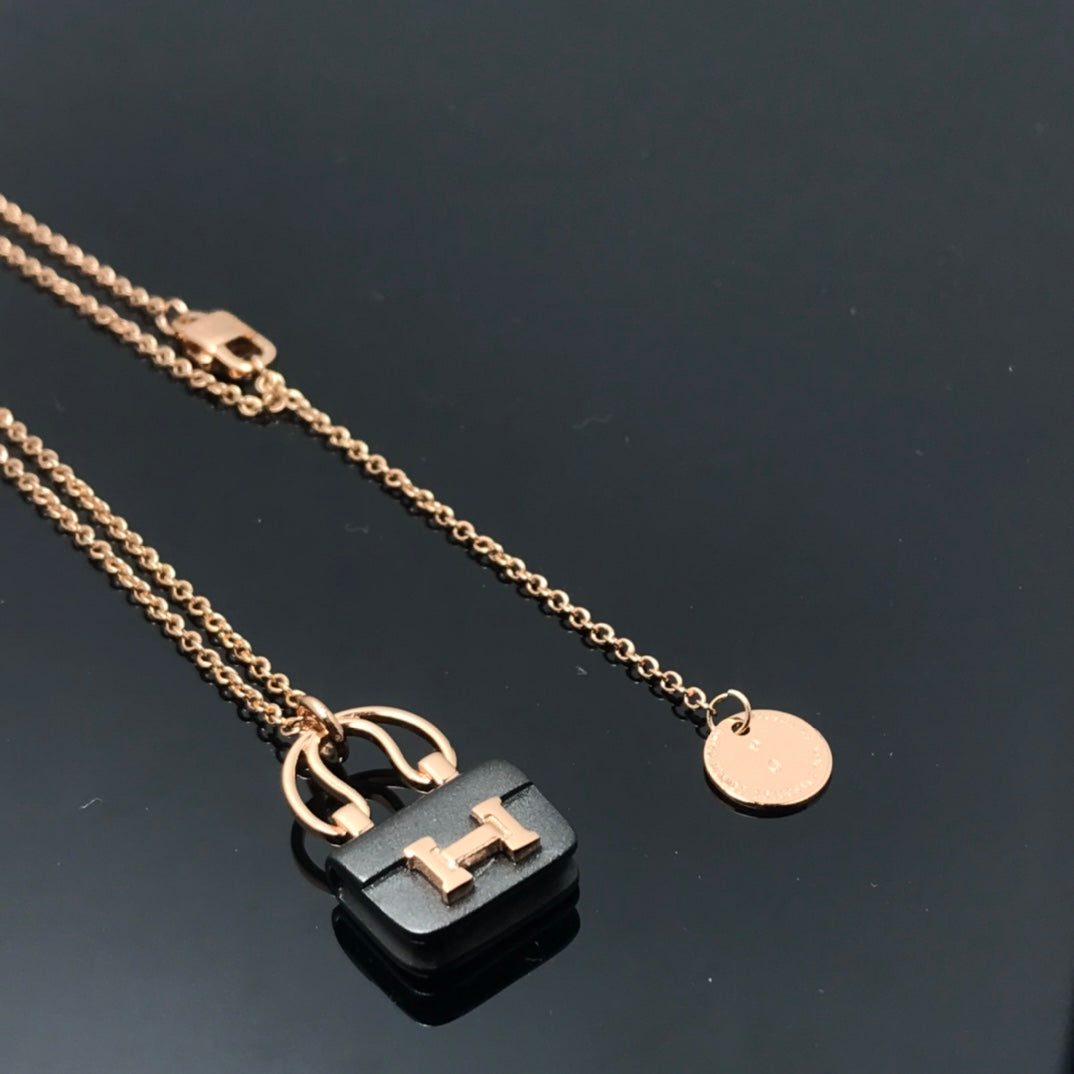 [Elite]WOMEN'S HM AMULETTES CONSTANCE PENDANT NECKLACE