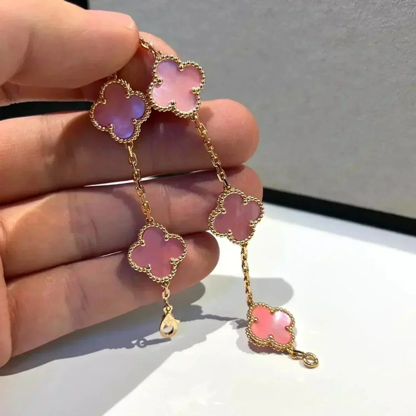 [Elite] CLOVER 5 MOTIFS  PINK MOP BRACELET COLLECTION
