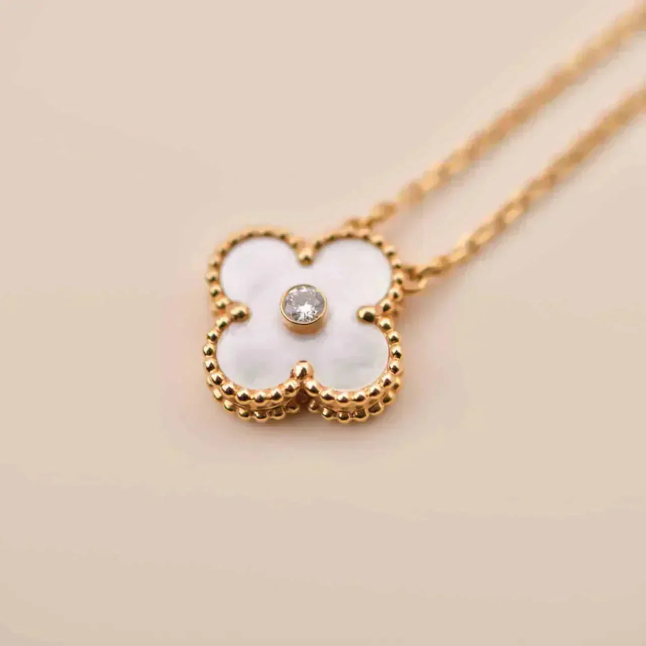 [Elite]CLOVER 15MM DIAMOND WHITE FRITILLARIA NECKLACE