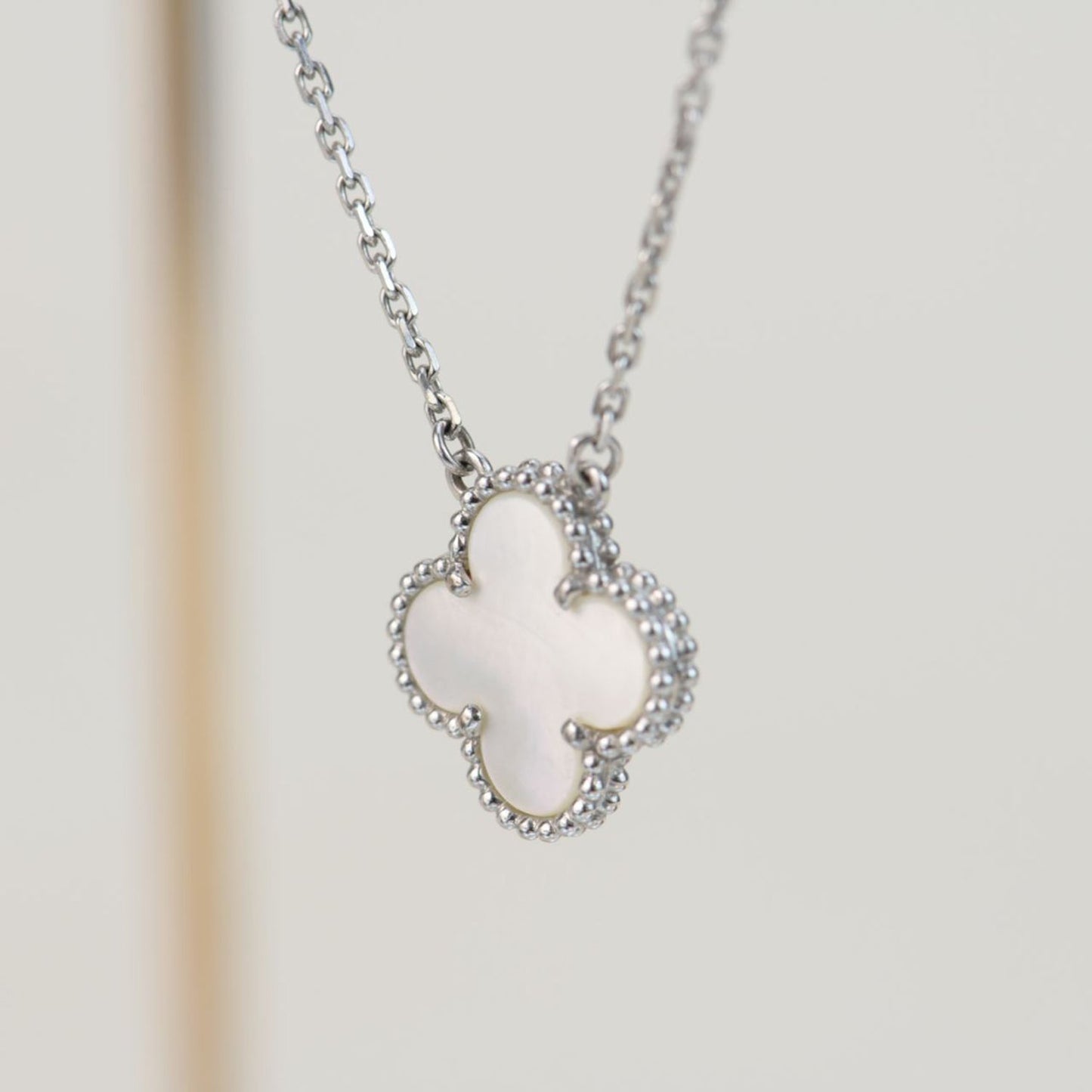[Elite]CLOVER  15MM WHITE MOTHER-OF-PEARL SILVER