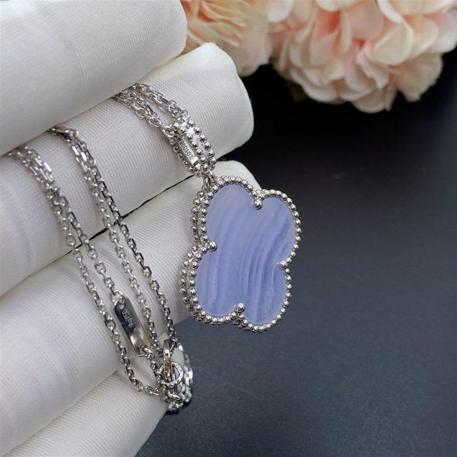 [Elite]CLOVER SILVER CHALCEDONY BIG CLOVER NECKLACE