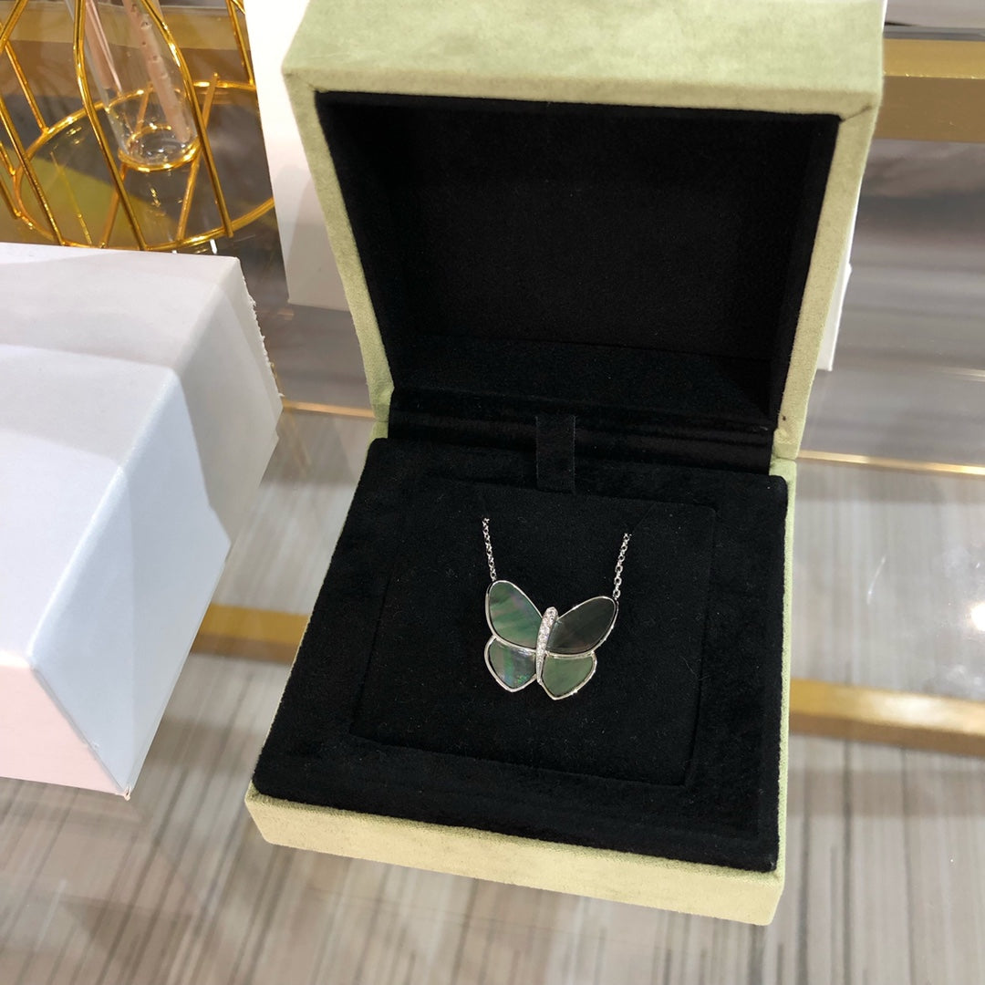 [Elite]LARGE BUTTERFLY SILVER PENDANT DIAMOND NECKLACE