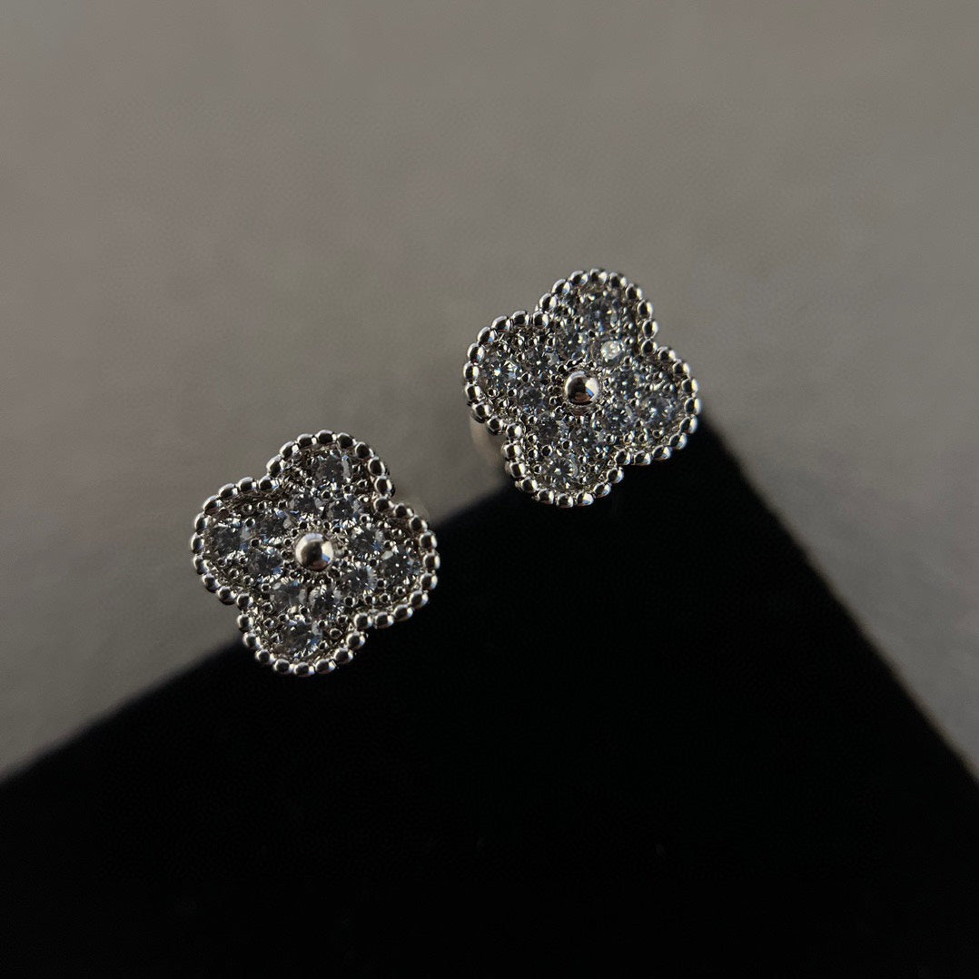 [Elite]CLOVER MINI DIAMOND STUD EARRINGS